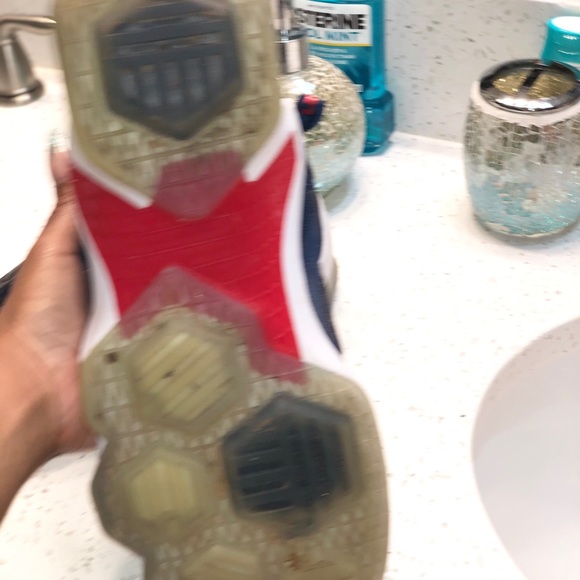 Lebron’s BLUE, RED, WHITE💯 SUPER CONDITION - Picture 4 of 4